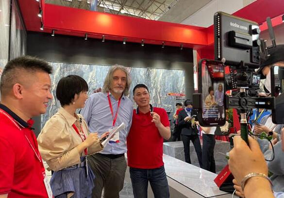 两万多新品来袭金额近一千家参展商！佛山陶博会开幕